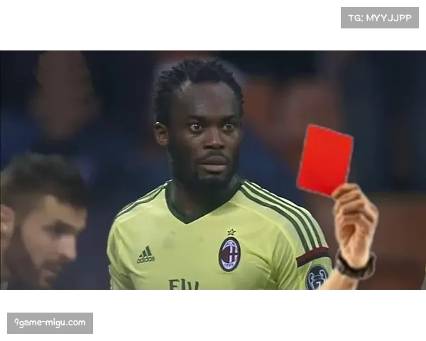 都灵德比火药味十足，上半场双方各领一张红牌